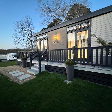 Forest Lodge Sway Esterno foto